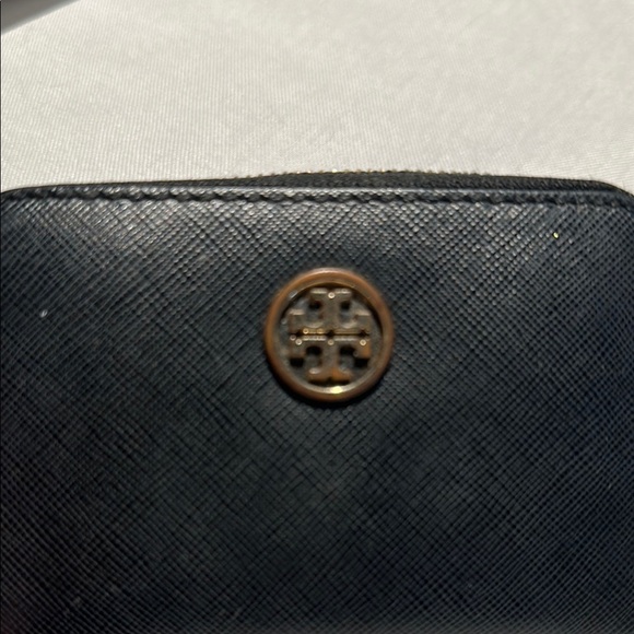 Tory Burch Black Wallet with Gold Logo - Picture 2 of 6